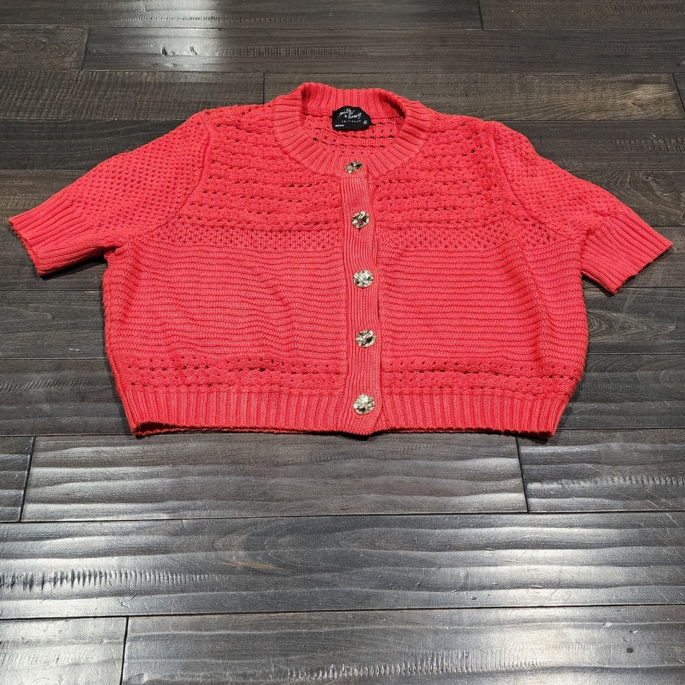 Short-Sleeve Coral Knit Cardigan with Decorative Buttons